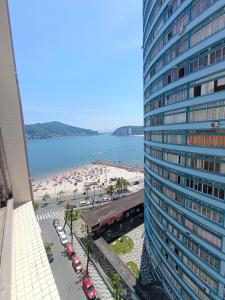 Lindo apartamento com vistas na praia do Gonzaguinha