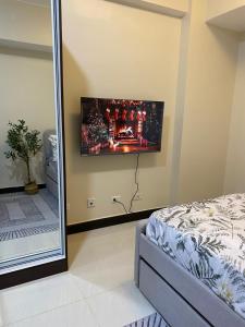 Sofi Staycation- Aurora Escalades