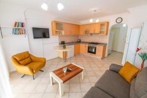 Sunset Beach Club Aqualettings Aqua 5