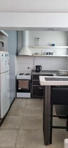 Depto Güemes a 7 cuadras de la playa, PB, con patio