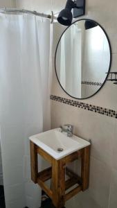 Depto Güemes a 7 cuadras de la playa, PB, con patio