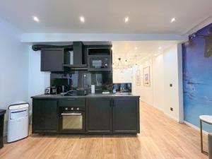 Urban Flat 105 - Haussmann Opera 4 bedrooms apartment