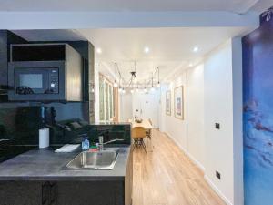 Urban Flat 105 - Haussmann Opera 4 bedrooms apartment