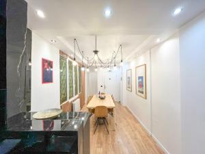 Urban Flat 105 - Haussmann Opera 4 bedrooms apartment