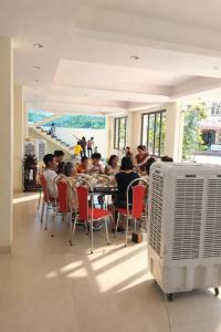 Khách Sạn Thành Trung Vàn Chảy