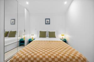 Charmant deux pièces rénové au coeur de la vieille ville AC