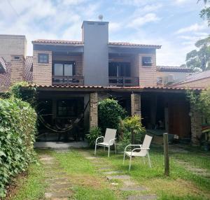 CASA, PRAIA DA FERRUGEM, 2 quart, ar-cond, Wi-Fi, PERTO DA PRAIA, 1 BANH, 1 LAVABO,GAROPABA ,SC