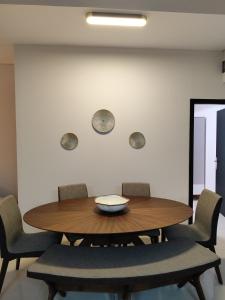 welcoming large families groups, 3BR, 1500sqf