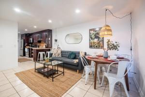 Basement Suite for 2 w Private Patio in Toronto