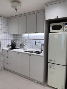 Junny Stay Hongik University Station 5 minutes