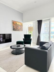 Cayan Tower, Dubai Marina
