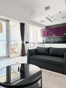 Cayan Tower, Dubai Marina