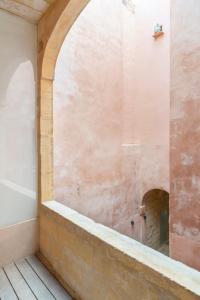 Medieval Knights house 1st FL app with Sea View at the Marina