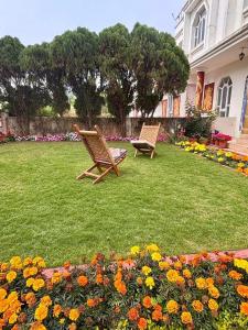 Shantiniketan Bungalow with green lawn