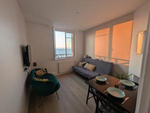 Vues mer exotique, au pin Bleu Majorelle - 3 étoiles