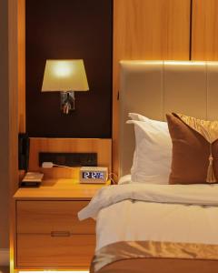 Atlantiis Suites Inn Mahmoorganj Near Vishwanath Temple