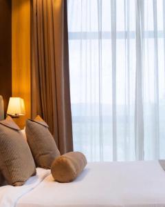 Atlantiis Suites Inn Mahmoorganj Near Vishwanath Temple