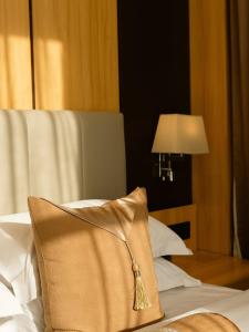 Atlantiis Suites Inn Mahmoorganj Near Vishwanath Temple