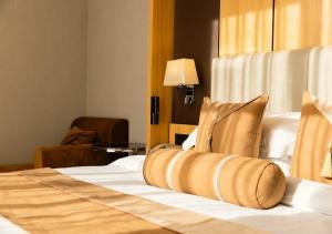 Atlantiis Suites Inn Mahmoorganj Near Vishwanath Temple