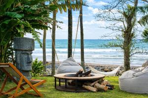 Private beach Oceanfront 3bd Villa