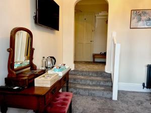 Community Owned Gwesty Owain Glyndwr Hotel