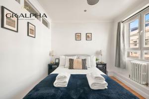 Elegant 2-Bedroom Apartment in Central London near Paddington station - Ultra Fast Wi-Fi, Workspace & Perfect for Business and Work Stays