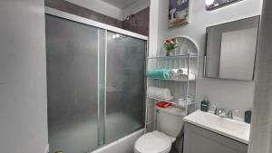 Bright 3BR Downtown Englewood Steps to NYC Bus