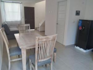 House B Residential condominium with pool