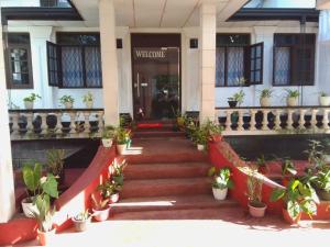 New Royal Holidya Home