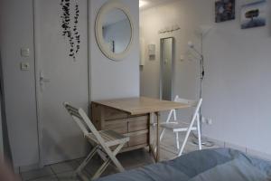 Studio lEchappée mandréenne le calme entre mer et forêt