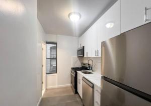 Midtown West 3 Bedroom Washer dryer and Dishwasher