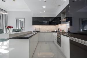 Burj Khalifa view - 2 BR apartment in Downtown