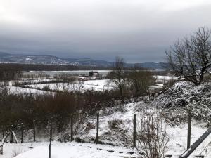 Házikó a Domboldalon