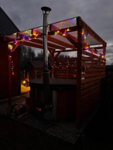 Gawra Nad Jeziorem - całoroczne domki nad jeziorem z balią, jacuzzi i sauną, Kaszuby