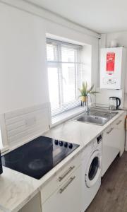 Modern 2 Bedroom Flat With Garden Harrow - London