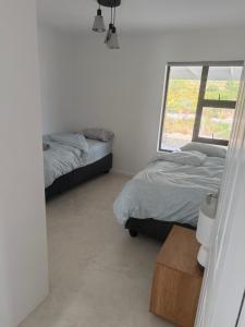 Mountain View 2-Bedroom Home Near the Beach in Pringle Bay