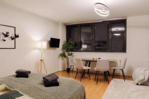 Delightful Apartment with Private Balcony in Perfect Location of Vienna