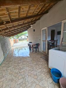House 10 minutes from the beach