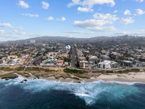 Ocean Paradise | Patio, Parking, BBQ, Location!