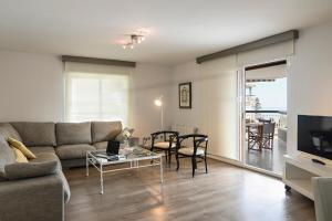 Playa del Almadrava, Residencial Xaloc