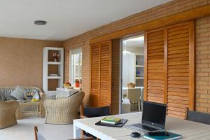 Playa del Almadrava, Residencial Xaloc