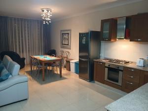 Sunset Holiday Apt - 2 Bedrooms