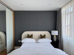 Luxurious Residence in Chelmsford City, With Full Sky Channels