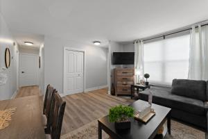 Newly Renovated 3BR Home in West End Kingston