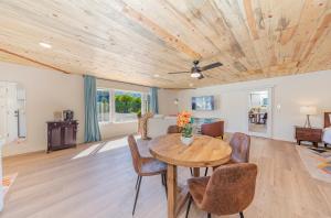 Skyfalls Retreat Mid-Century Guesthouse near Yosemite