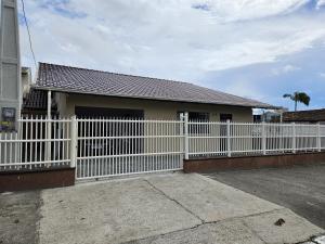 Casa Navegantes-200 metros praia-Aero-Beto Carrero