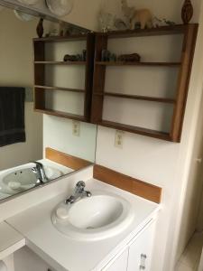 Lakeridge Litchfield townhouse pool tennis skiing