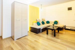 Old Town Golden Solace