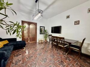 Private Garden Home near Amazonia & Iulius Town