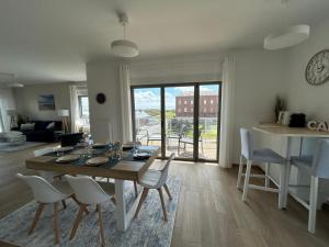 Les Terrasses du Phare, vue mer et accès direct plage, garage, accès PMR